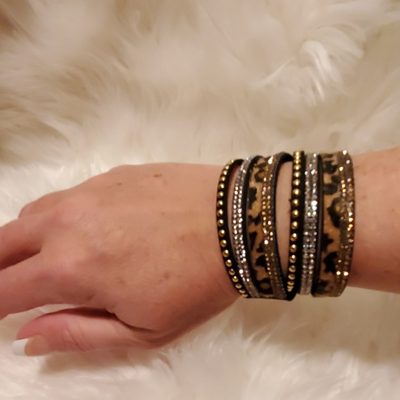 SOLD Leopard Wrap & Snap Bracelet or Choker - Picture 3 of 4